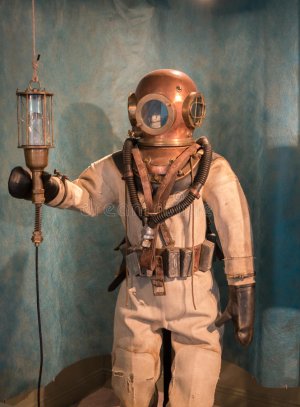 antique-diving-suit-some-very-equipment-34511513.jpg