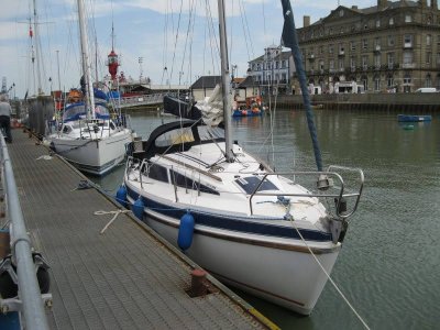 Sea Sharp Leisure 23sl Harwich Halfpenny Pier.jpg