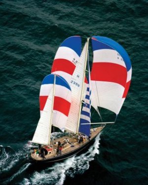 flyer-whitbread-winning-raceboat-1977-aerial-view-credit-ppl-320x400.jpg