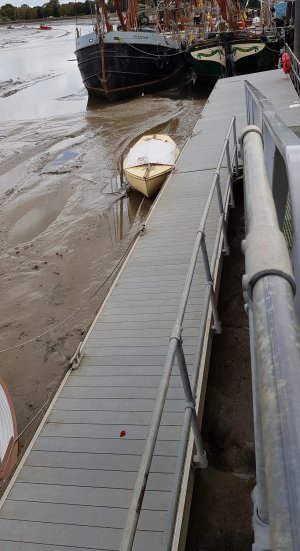 Maldon Quay visitor pontoon 2.2m height of tide at Osea 2.jpg