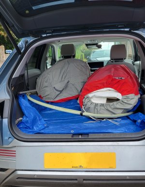 sails in the car, no number plate.jpg