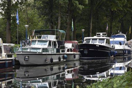 Ligplaats1sm.JPG Ligplaats1sm.JPG