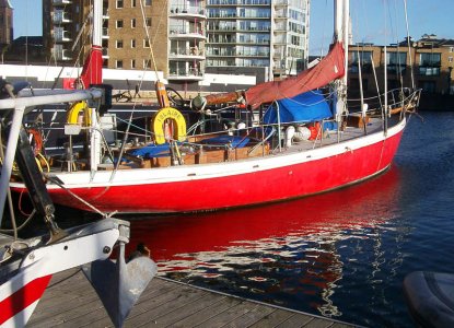 Iolaire, Lime- house Dec 04.jpg