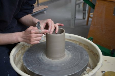 make-a-clay-pot-an-introduction-to-ceramics_1280.jpg