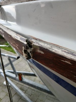 Rubbing Strake 1.jpg