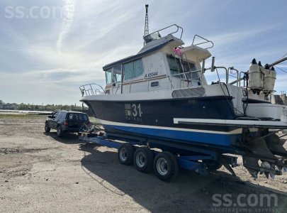 Hyd boat lift a.jpg Hyd boat lift a.jpg