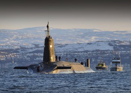 Vanguard_at_Faslane_03.jpg