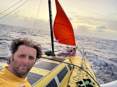 Cali under Fortune Rig Credit Arnaud Boissieres.jpg