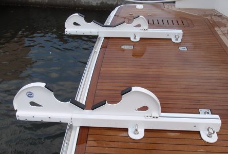 sliding boat Chocks.jpg