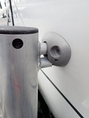 leg2_sm.jpg leg2_sm.jpg