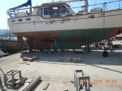 1. Hull marks rubber residue   .jpeg