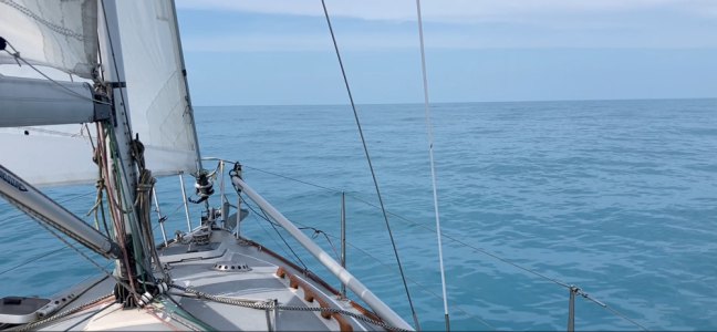 Blue water sailing 1000pix.png