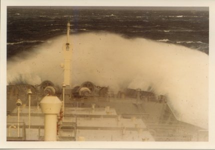 Tanker bow.jpeg Tanker bow.jpeg