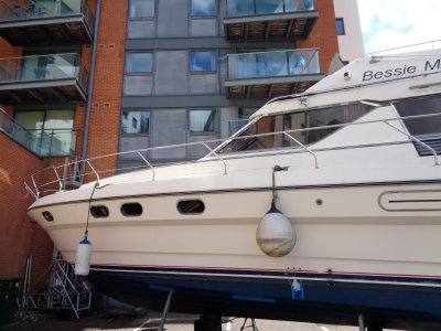 #52b Neptune Marina Liftout.JPG