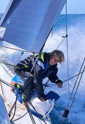 25.G40 melodie foredeck crop.jpg