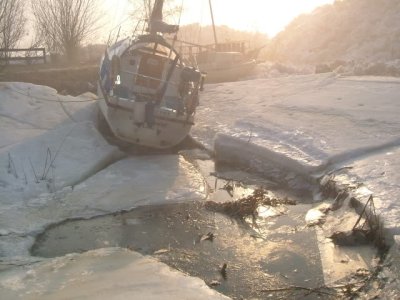 Ice wall 27 Mar 2010 (25).JPG