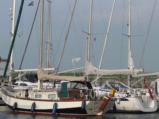 Barge yacht Terneuzen.JPG Barge yacht Terneuzen.JPG